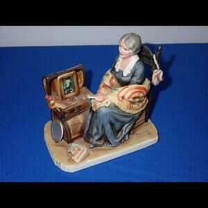 Norman Rockwell 'Memories' Figurine - Vintage Collectible